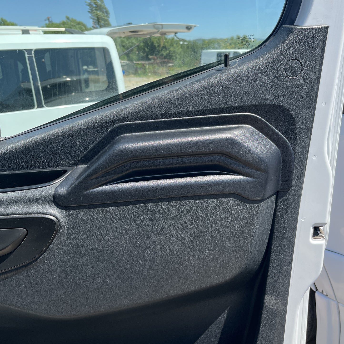 Mercedes Sprinter 2018- Yılı ve Üzeri Uyumlu Kol Dayama 2 Parça