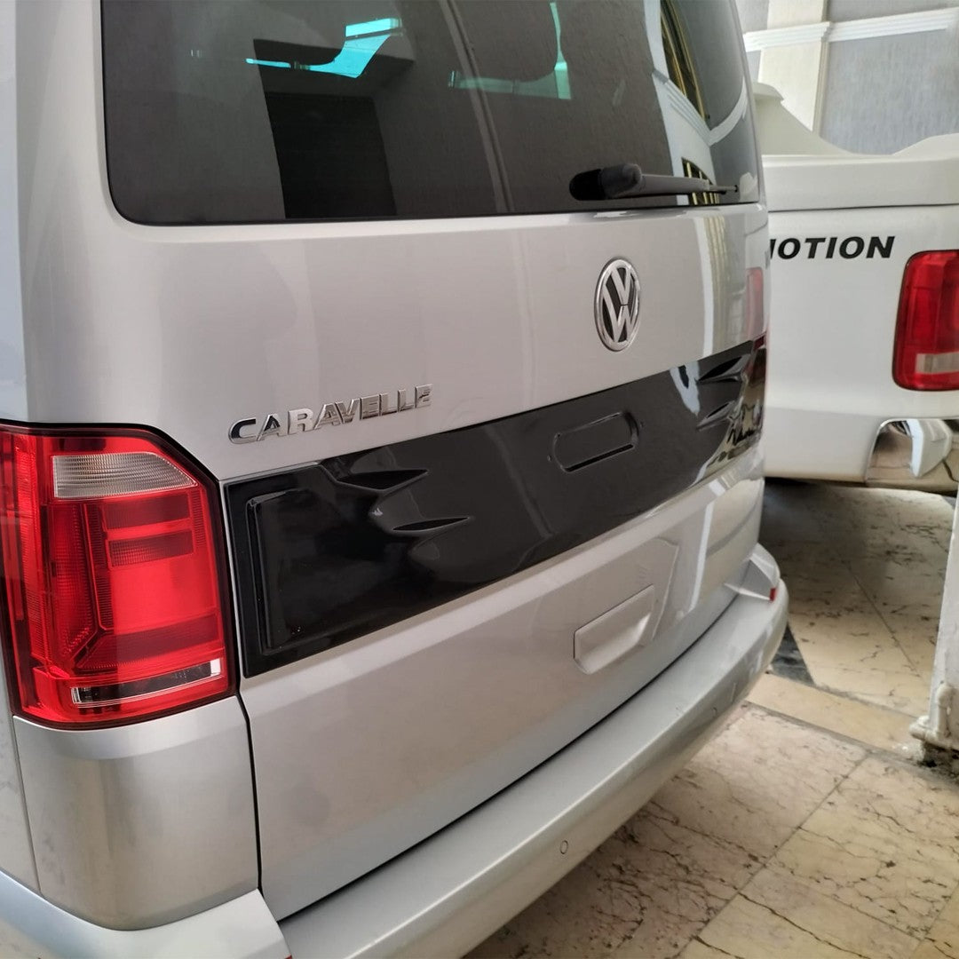 Volkswagen Transporter T6 2015-2020 Yıl Aralığı Uyumlu Plaka Yeri Kaplama