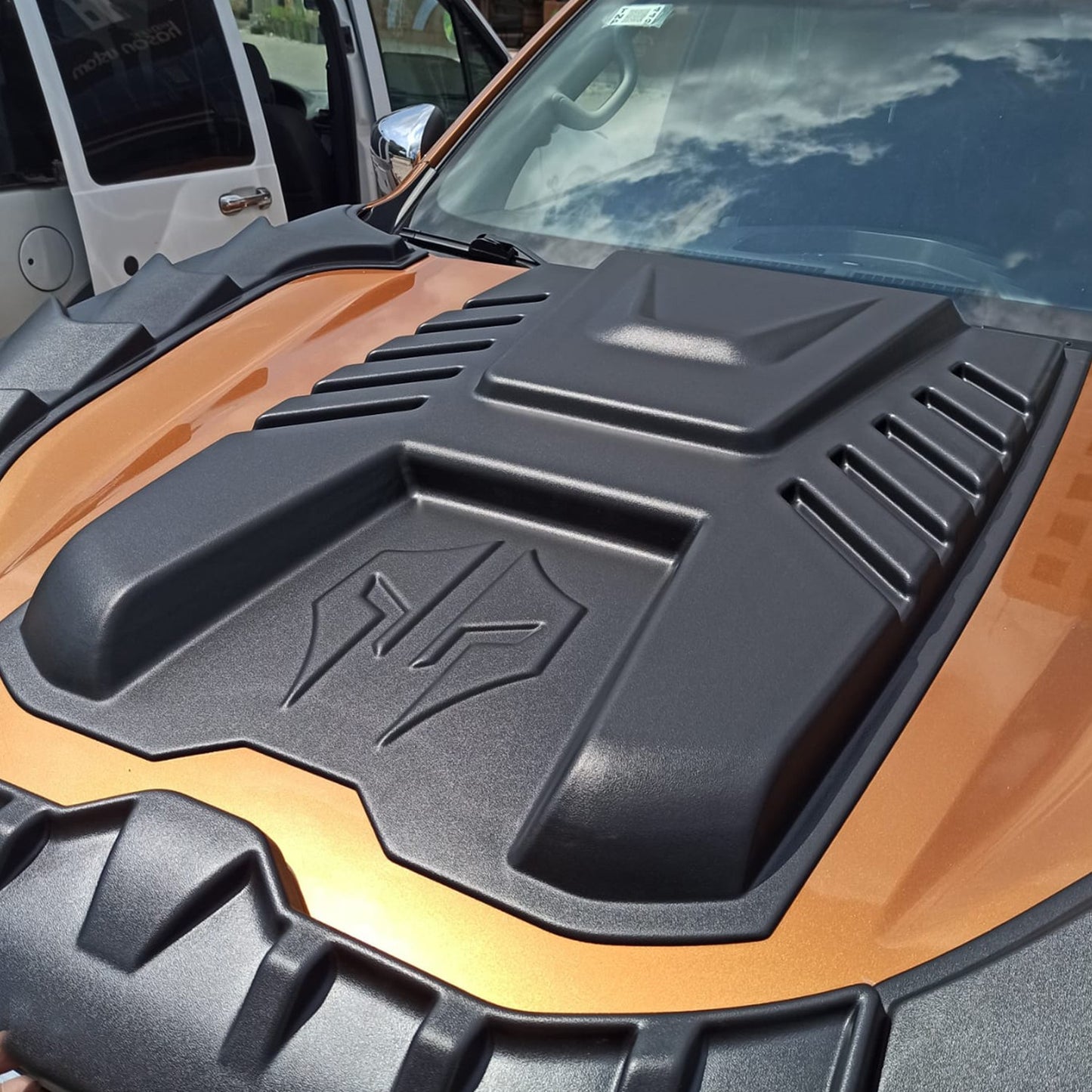 Nissan Navara 2016-2021 Yıl Aralığı Uyumlu Ön Kaput Scoop