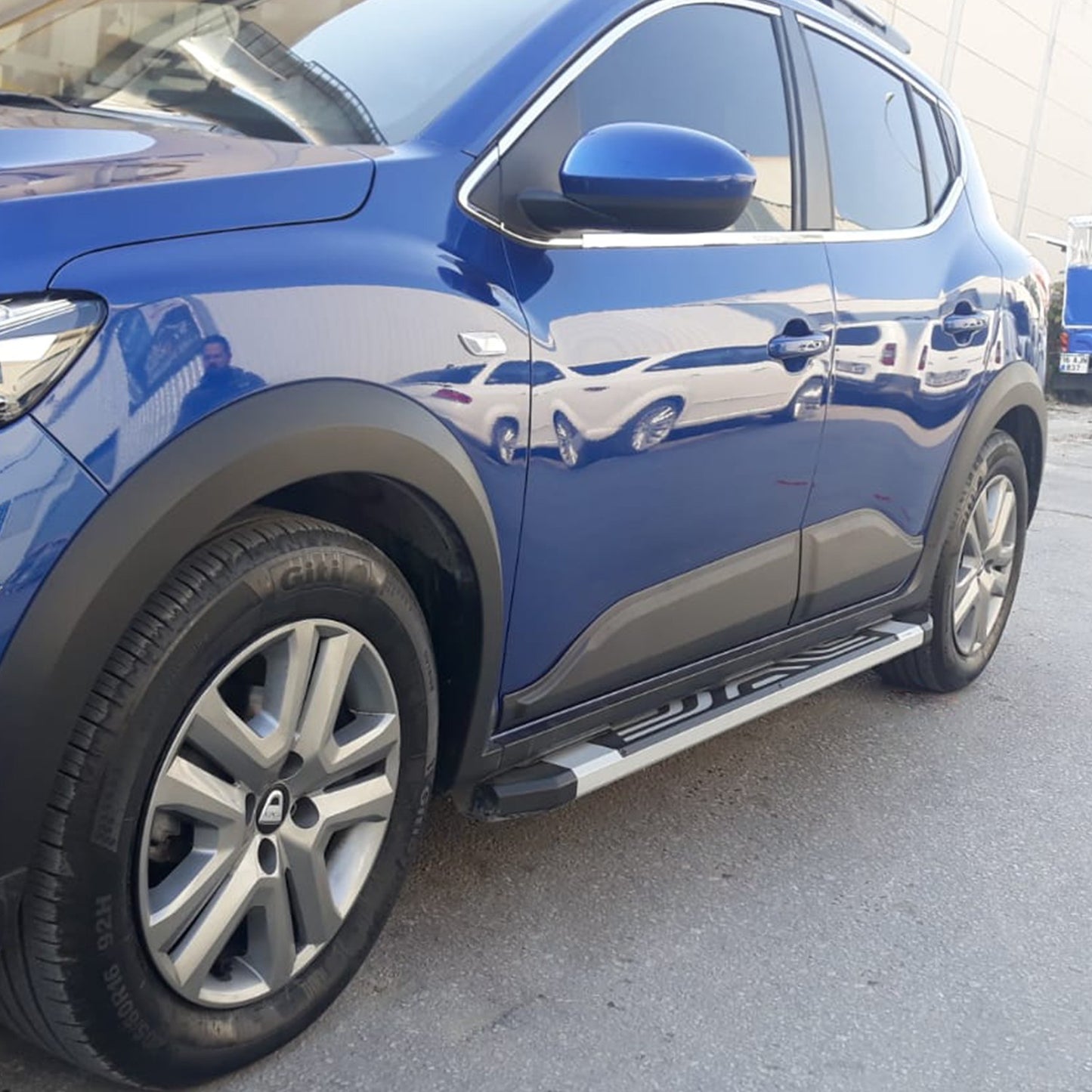 Dacia Sandero 2021- Yılı ve Sonrası Uyumlu Kapı Dodik 4 Parça