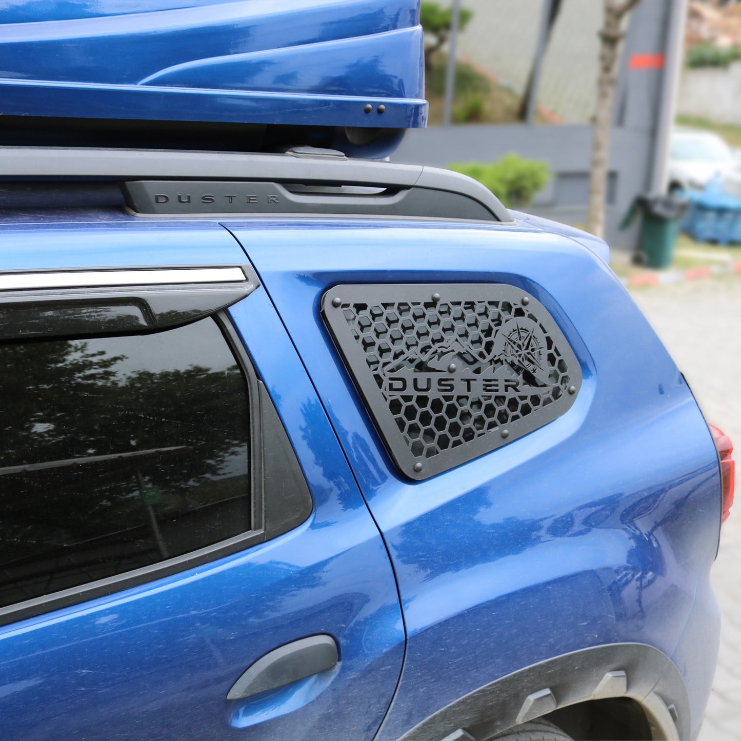 Dacia Duster 2018-2024 Yıl Aralığı Uyumlu Metal Kelebek Cam 2 Parça