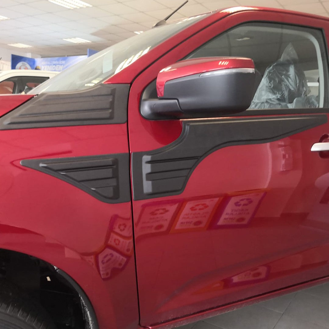 Isuzu D-Max 2020- Yılı ve Sonrası Uyumlu Yarasa Kapı Kaplama 6 Parça