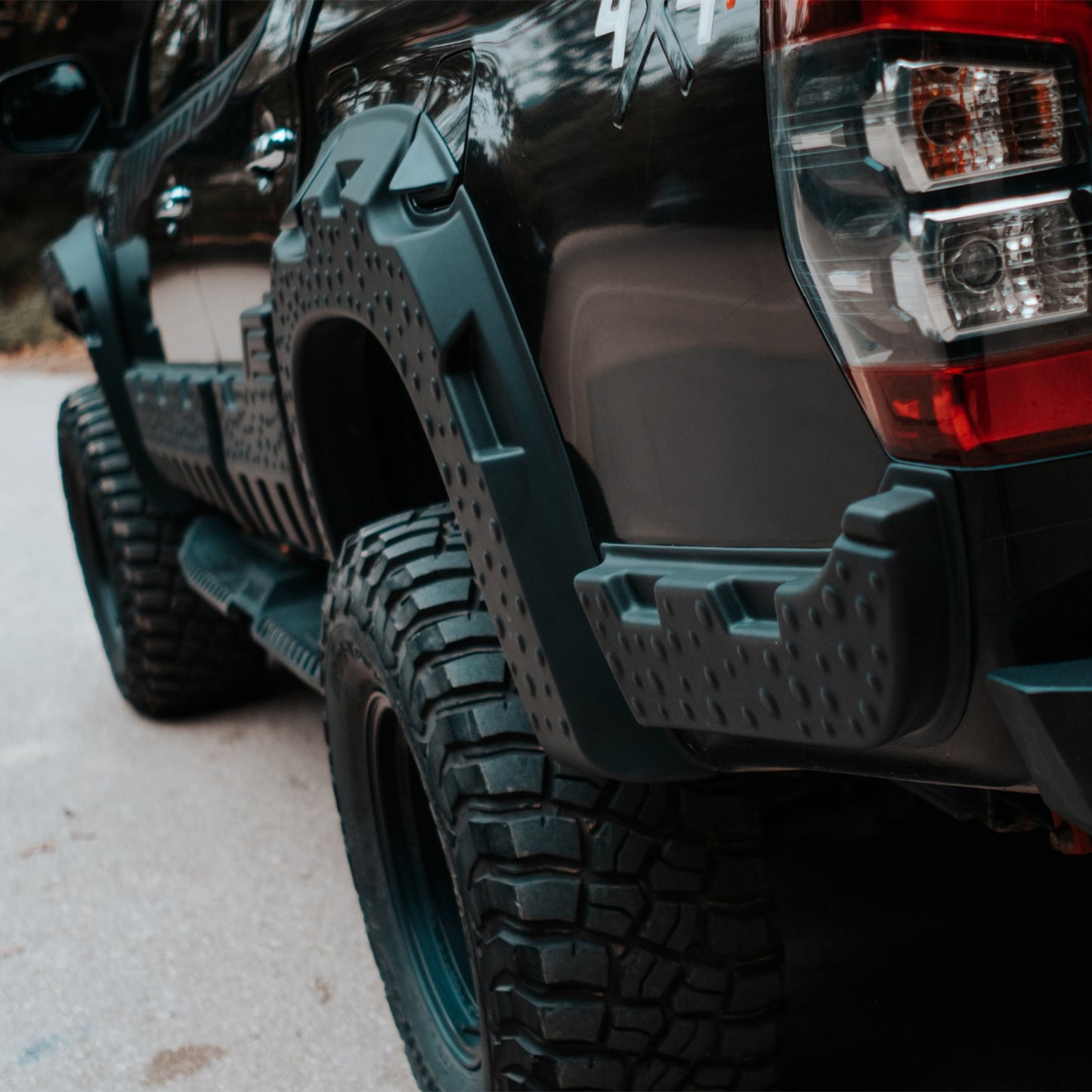 Mitsubishi L200 2019- Yılı ve Sonrası Uyumlu Kapı Dodik 6 Parça