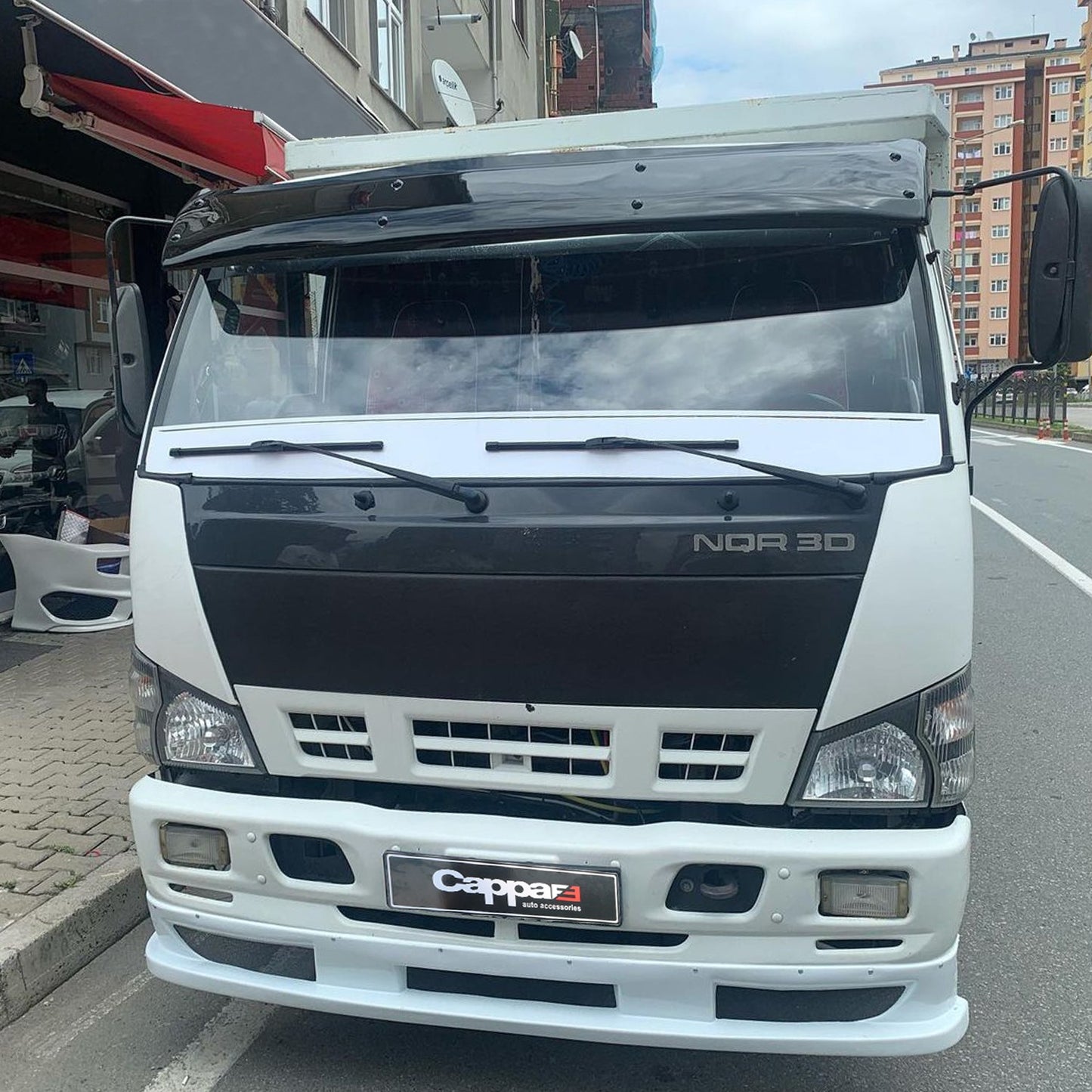 Isuzu Nqr Low 2006-2009 Yılları Arası Ön Cam Güneşliği