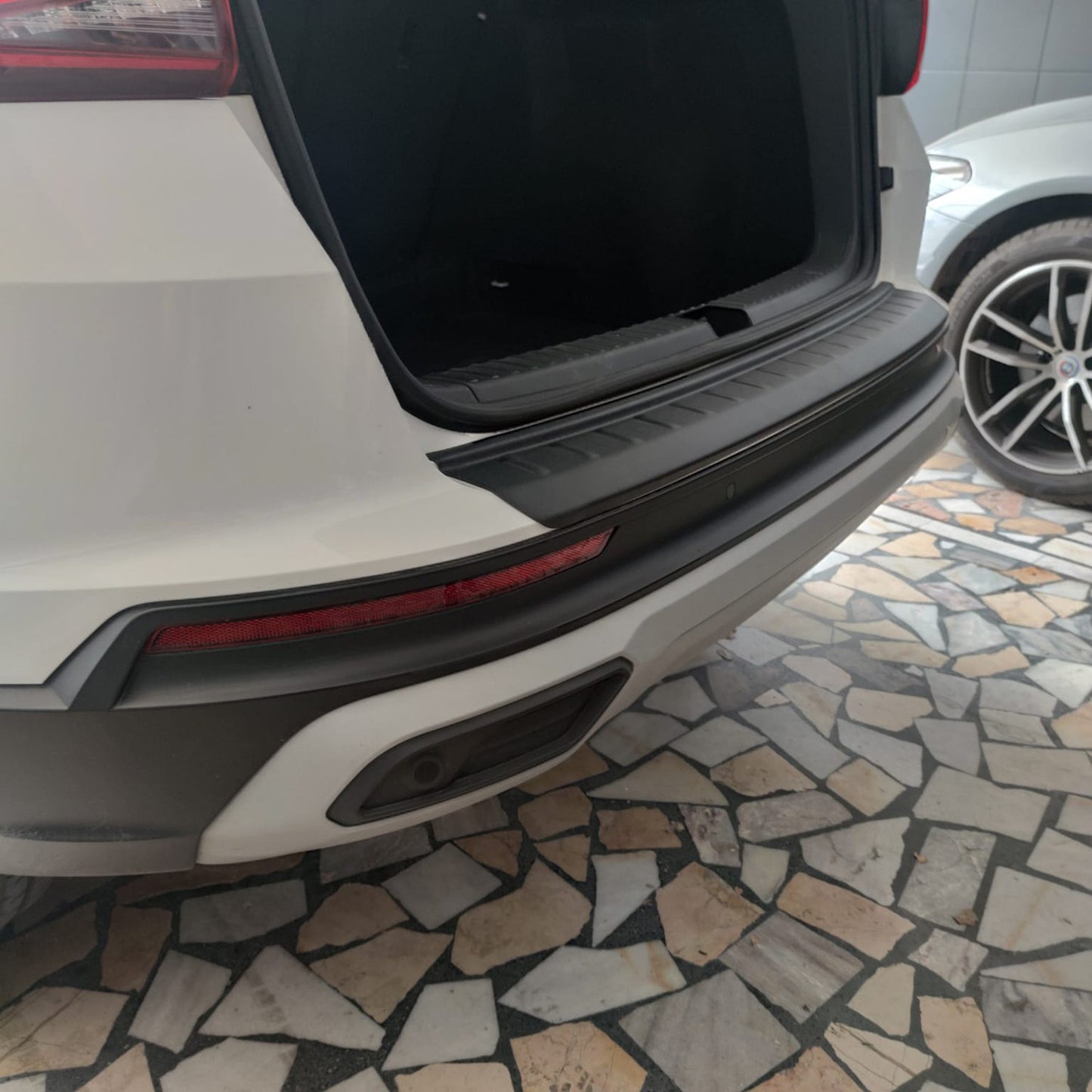 Seat Ateca 2016- Yılı ve Sonrası Uyumlu Arka Tampon Eşiği Mat