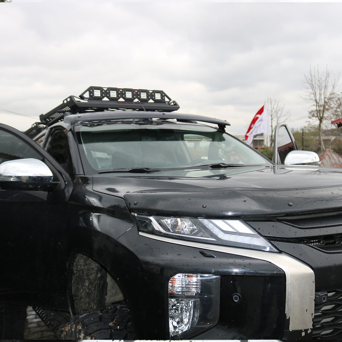 Mitsubishi L200 2019- Yılı ve Sonrası Uyumlu Ön Cam Güneşliği