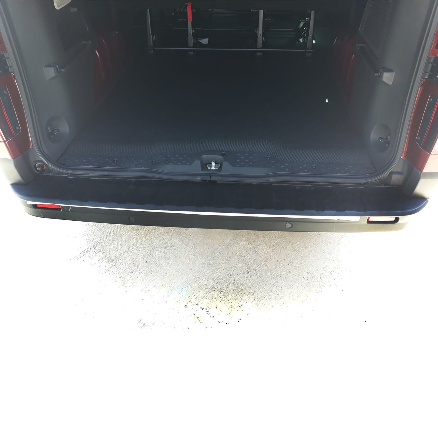Renault Trafic 2014-2019 Yıl Aralığı Uyumlu Arka Tampon Eşiği Mat