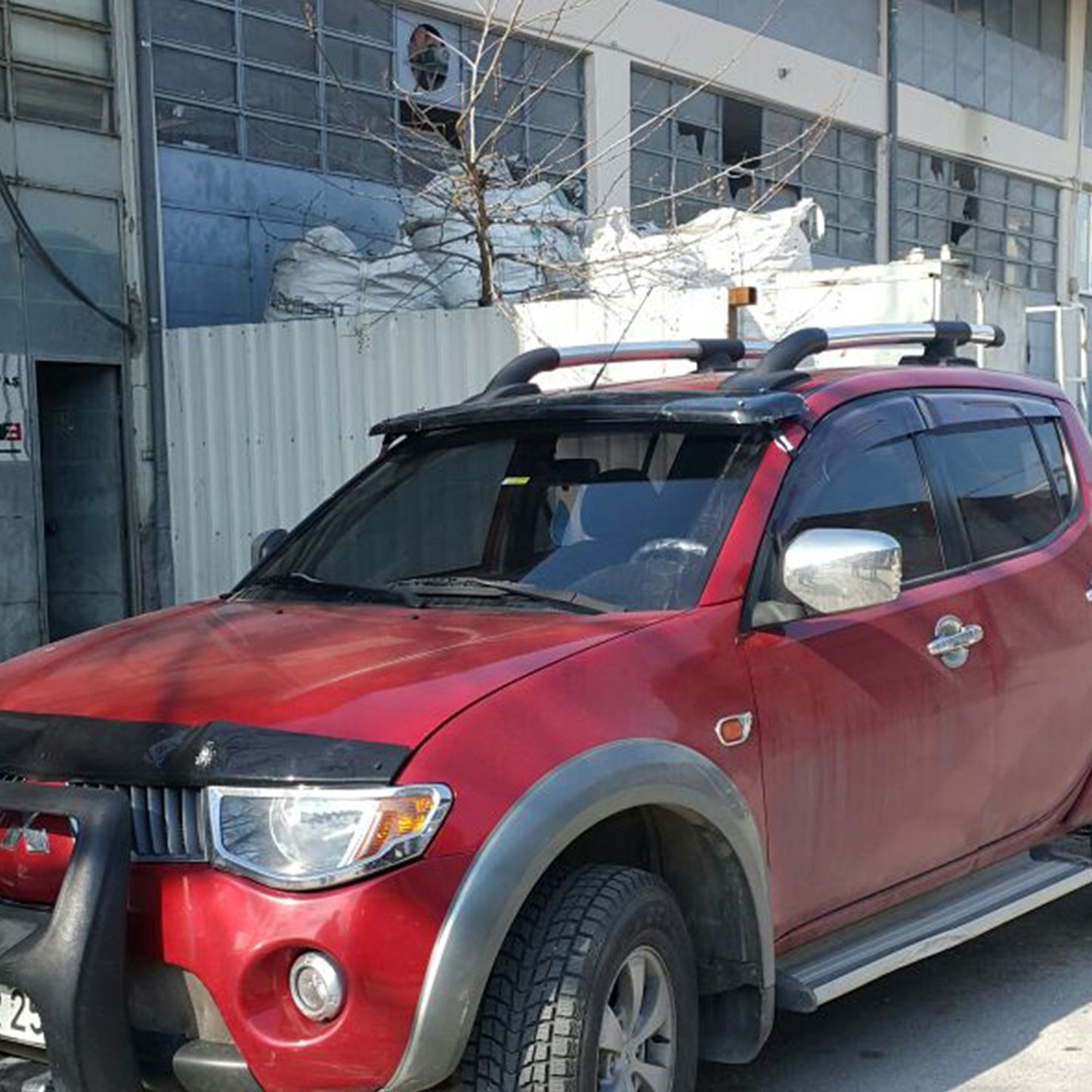 Mitsubishi L200 2007-2015 Yıl Aralığı Uyumlu Ön Cam Güneşliği