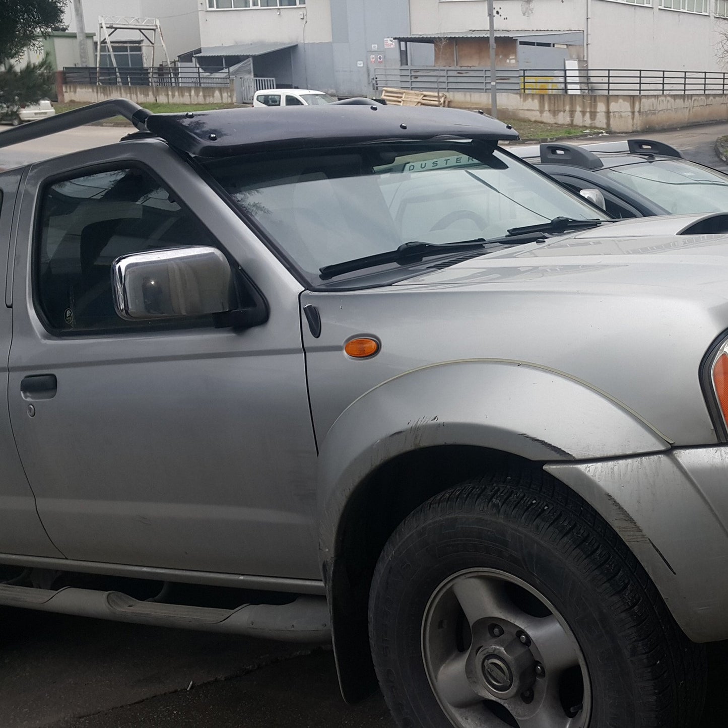 Nissan Navara 2006-2015 Yıl Aralığı Ön Cam Güneşliği
