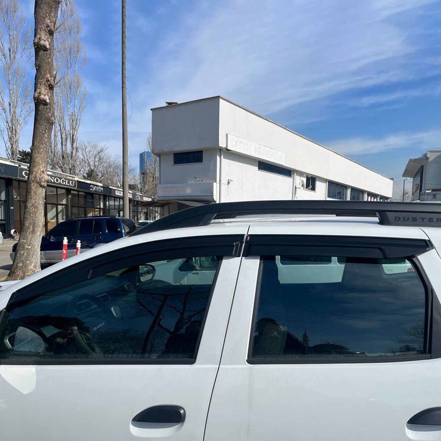 Dacia Duster 2018-2024 Yıl Aralığı Uyumlu Cam Rüzgarlığı 4 Parça