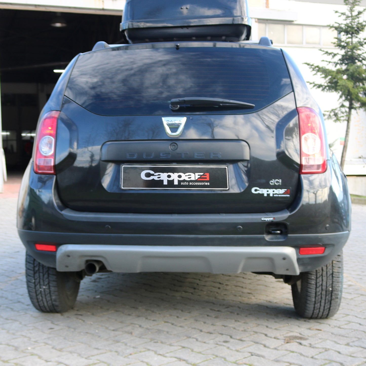 Dacia Duster 2010-2017 Yıl Aralığı Uyumlu Arka Tampon Difüzör
