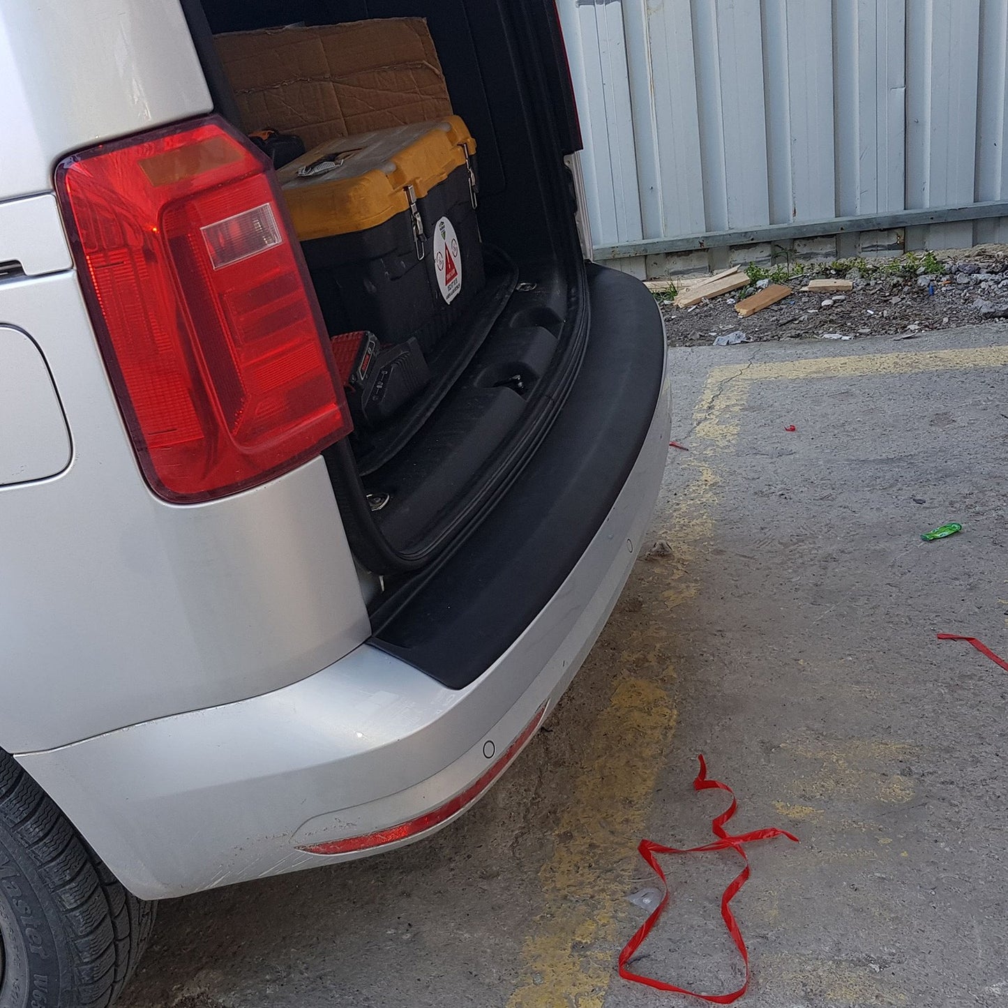 Volkswagen Caddy 2010-2015 Yıl Aralığı Uyumlu Arka Tampon Eşiği Mat