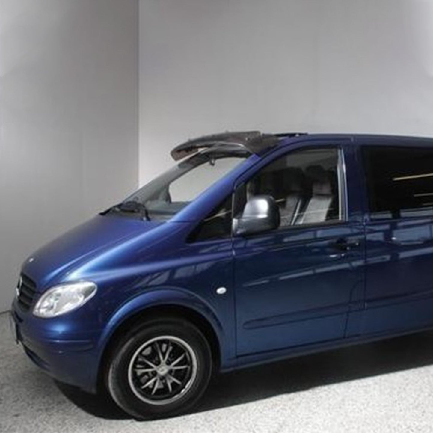 Mercedes Vito 2004-2010 Yıl Aralığı Uyumlu Ön Cam Güneşliği
