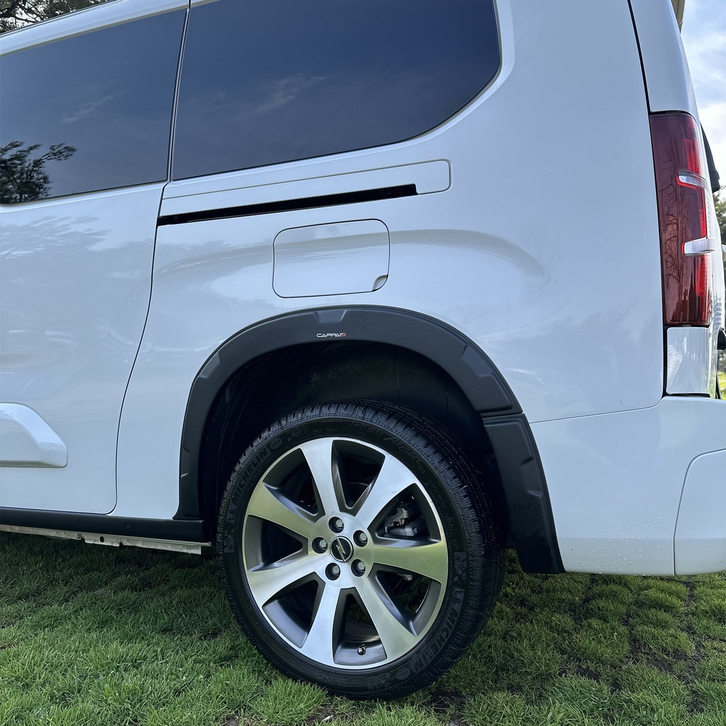 Opel Combo E 2018 Yılı Ve Sonrası 8 Prç. Çamurluk Dodik Set