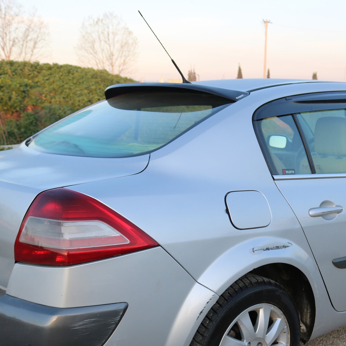 Renault Megane 2 2003-2008 Yıl Aralığı Uyumlu Arka Cam Spoyler