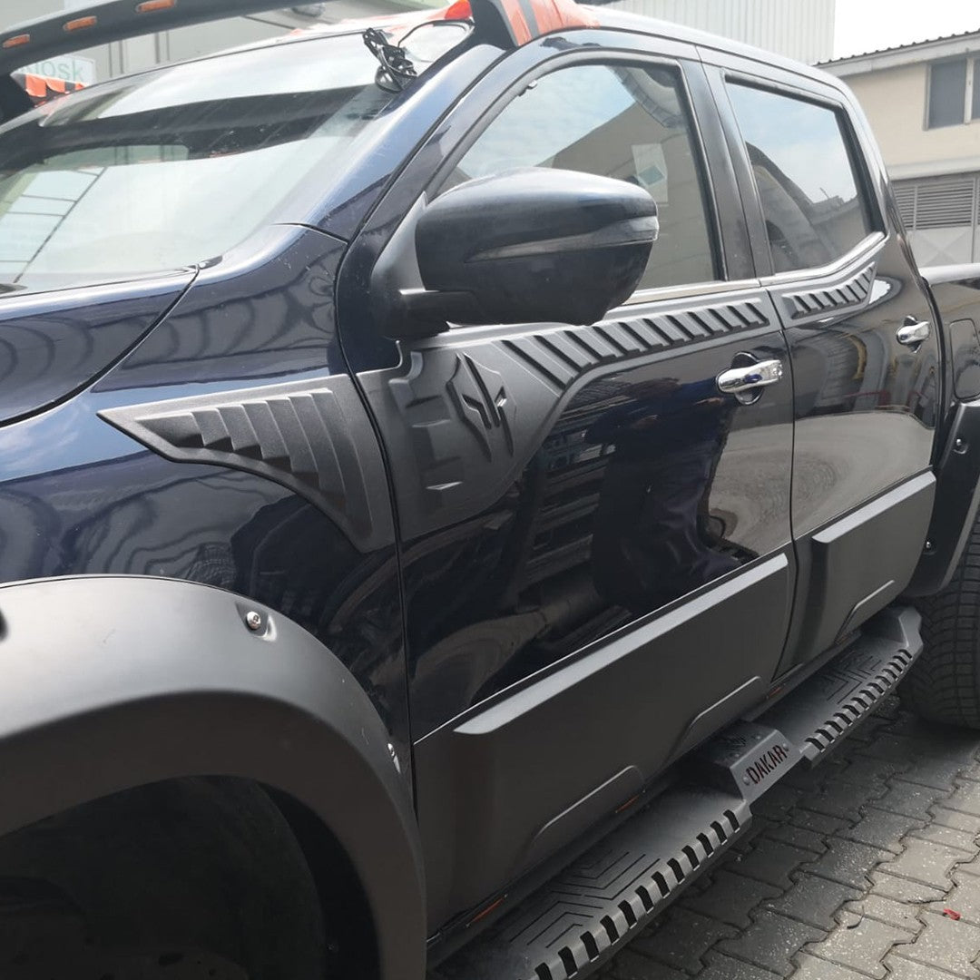 Mercedes X-Class 2017- Yılı ve Sonrası Uyumlu Yarasa Kapı Kaplama 6 Parça