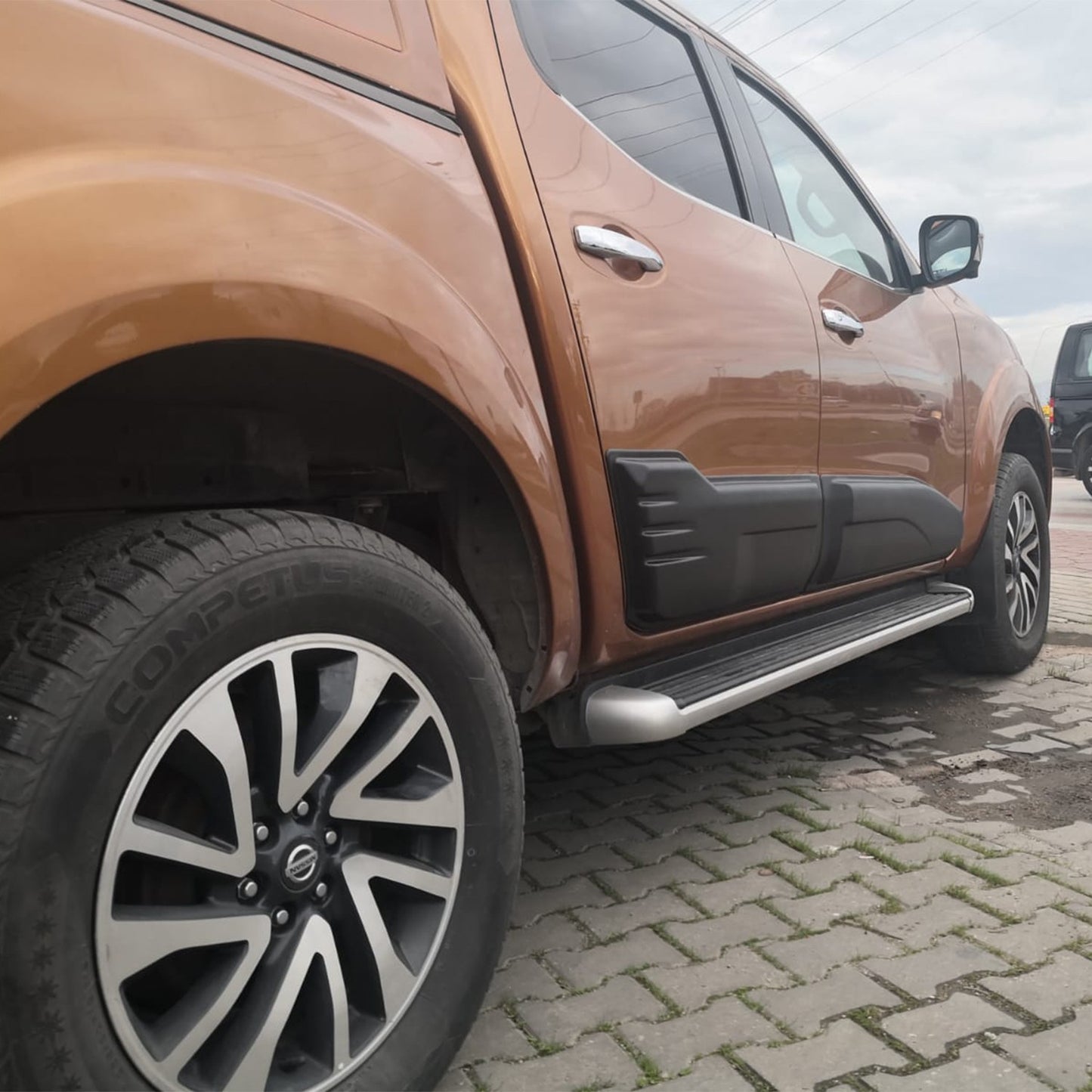 Nissan Navara 2016-2021 Yıl Aralığı Uyumlu Set 4 Prç. Kapı Kaplama Dodik