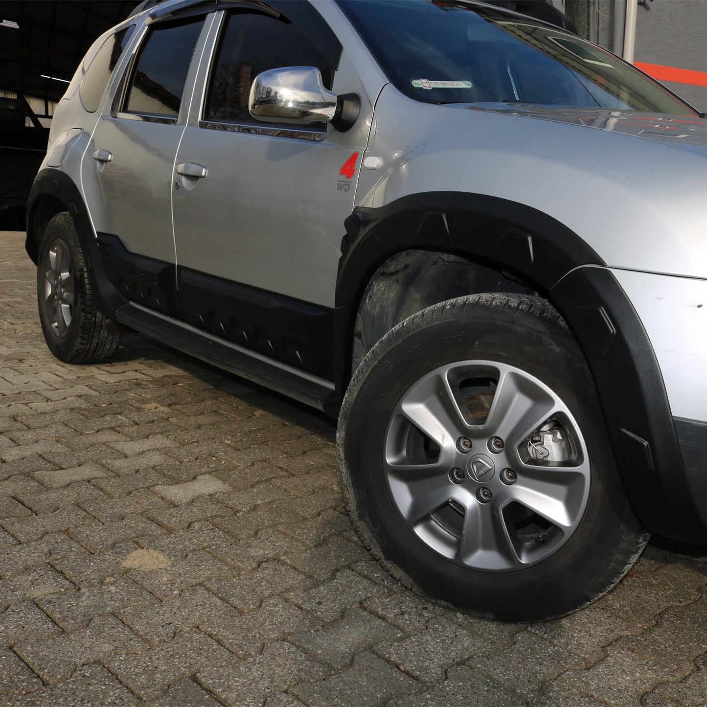 Dacia Duster 2010-2017 Yıl Aralığı Uyumlu Hornet Dodik Set 12 Parça