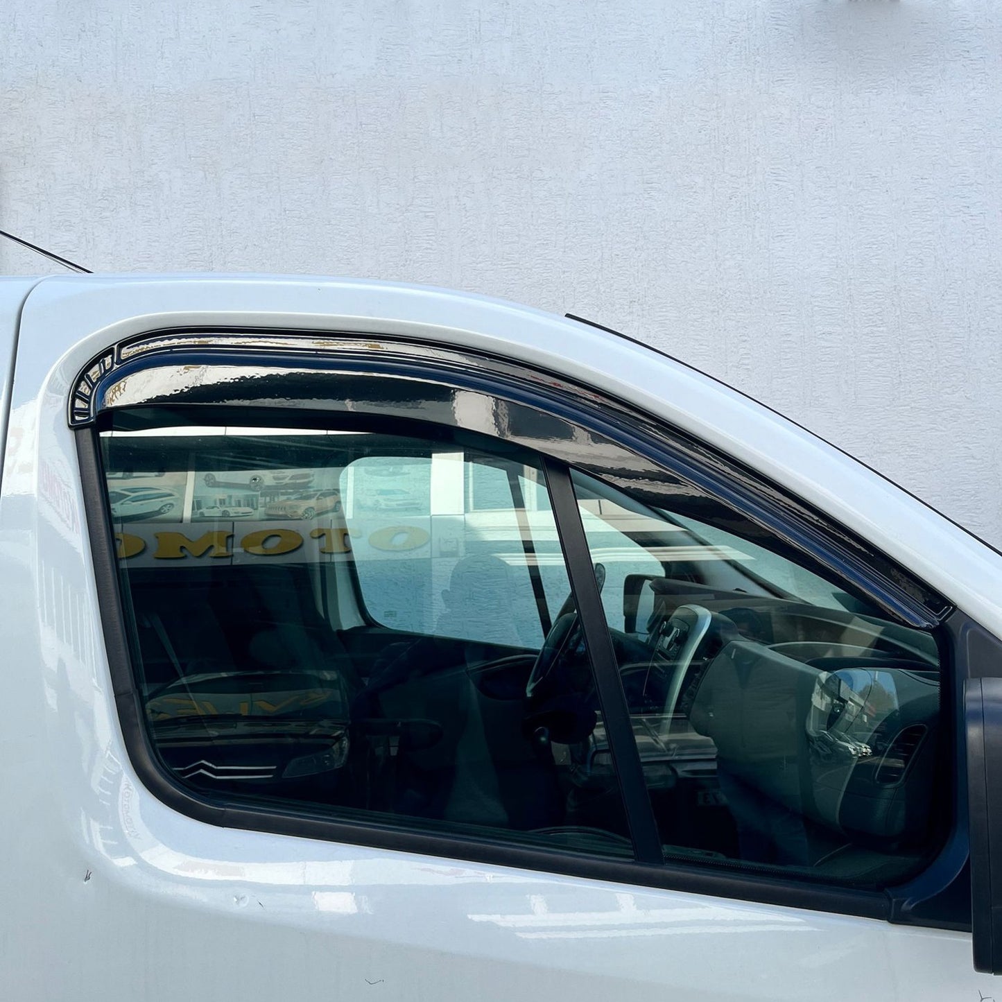 Renault Trafic 2014-2019 Yıl Aralığı Uyumlu Cam Rüzgarlığı 2 Parça