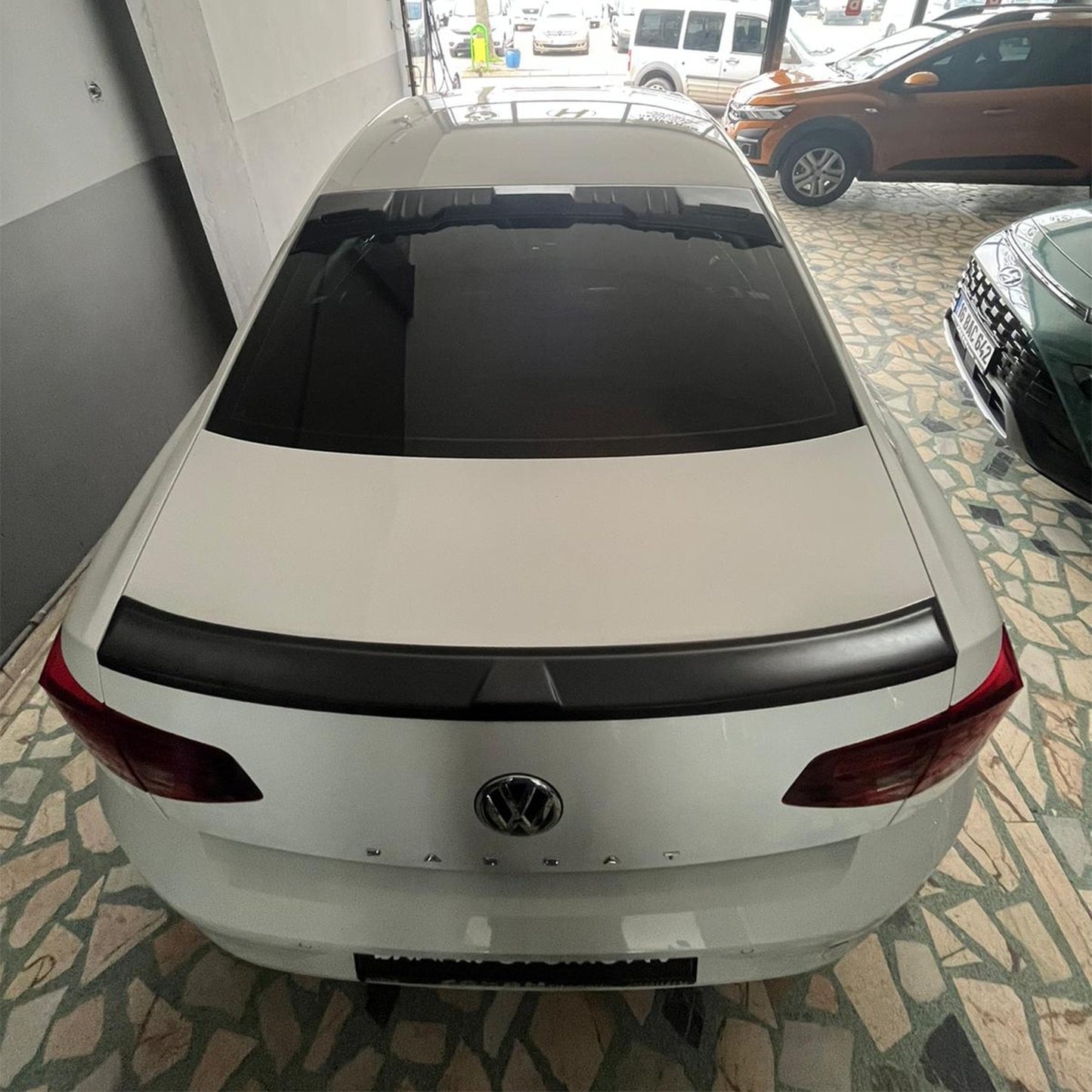 Volkswagen Passat 2015- Yılı ve Sonrası Uyumlu Arka Cam Spoyler