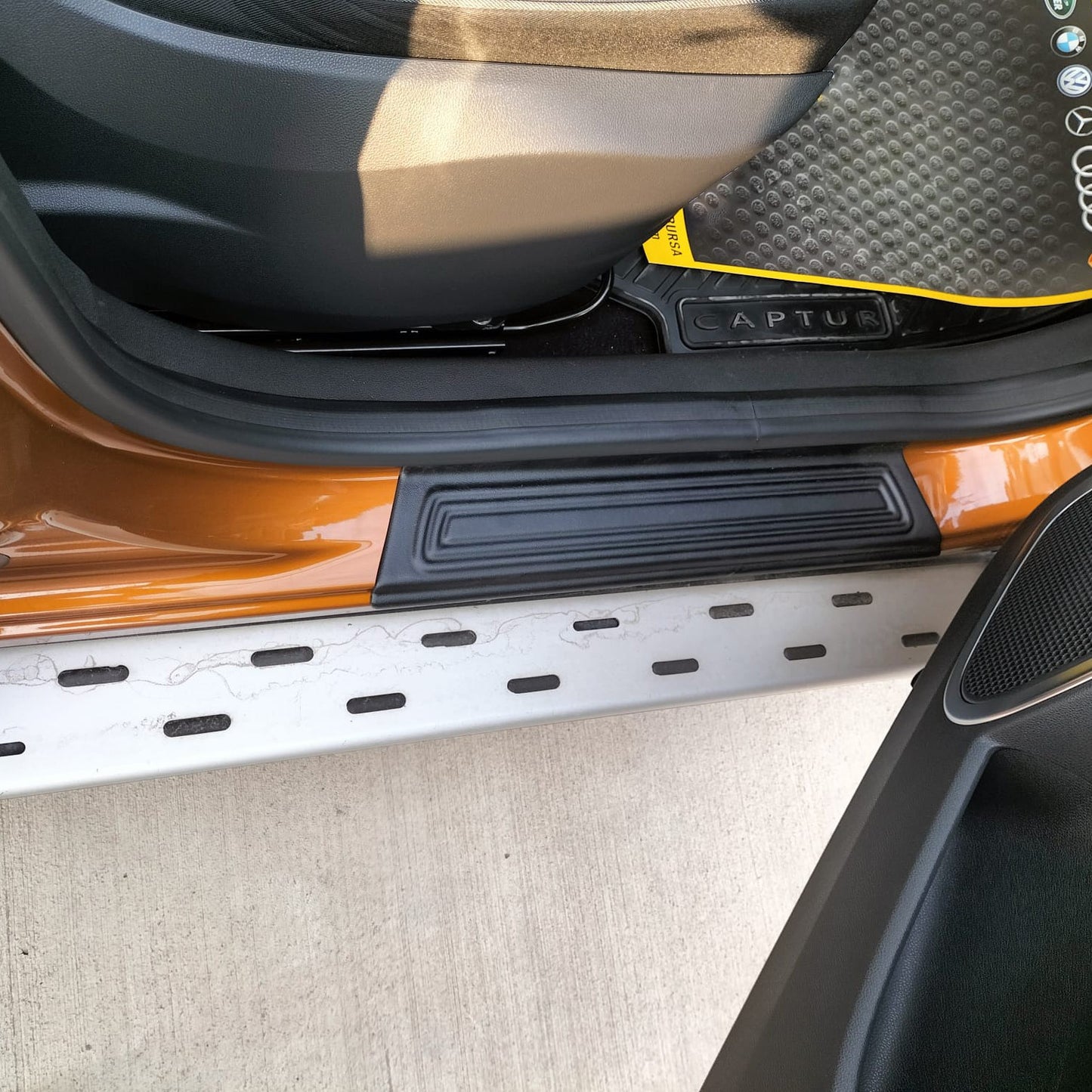 Renault Captur 2013-2019 Yıl Aralığı Uyumlu Kapı Eşiği 4 Parça