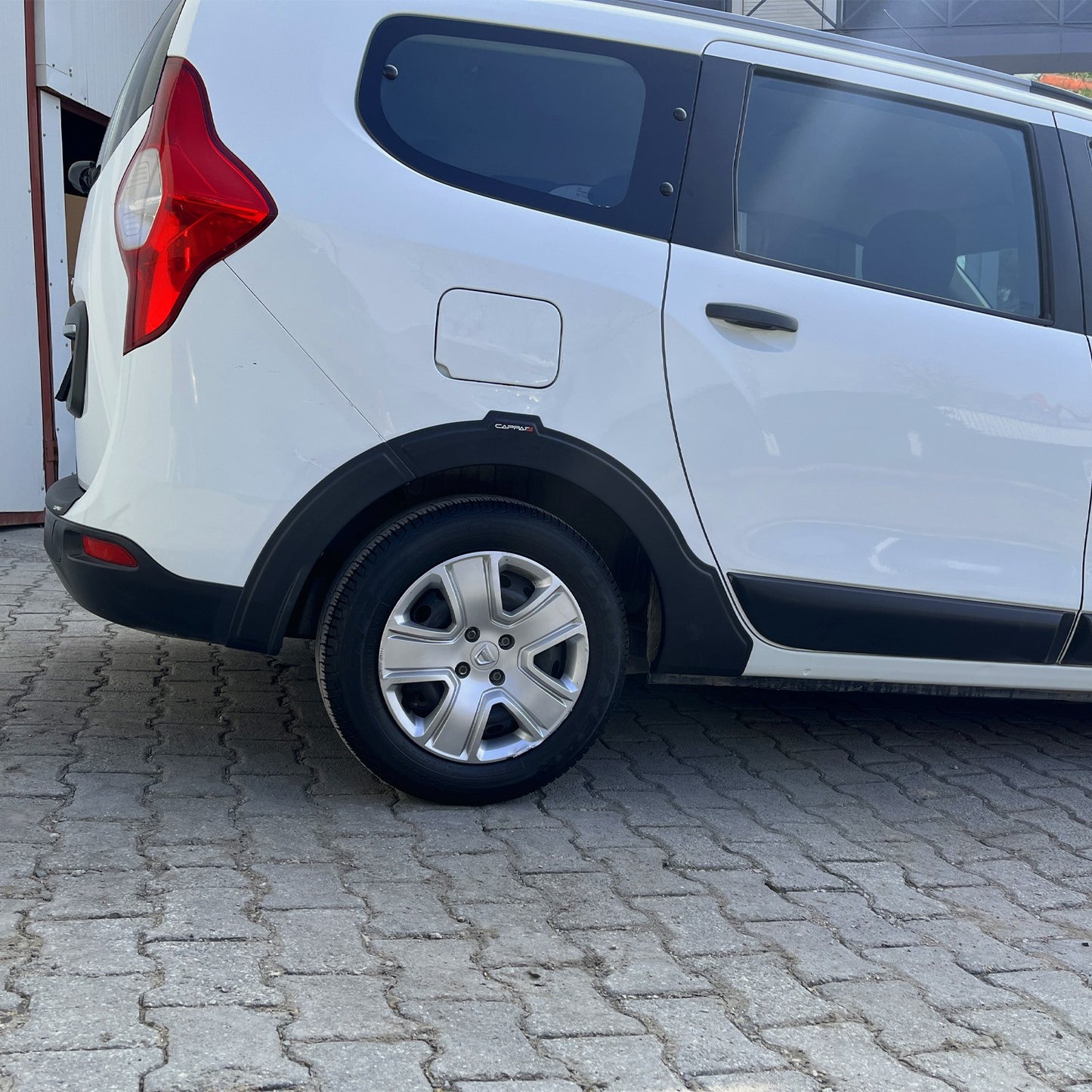 Dacia Lodgy 2013- Yılı ve Sonrası Uyumlu Çamurluk Dodik 8 Parça