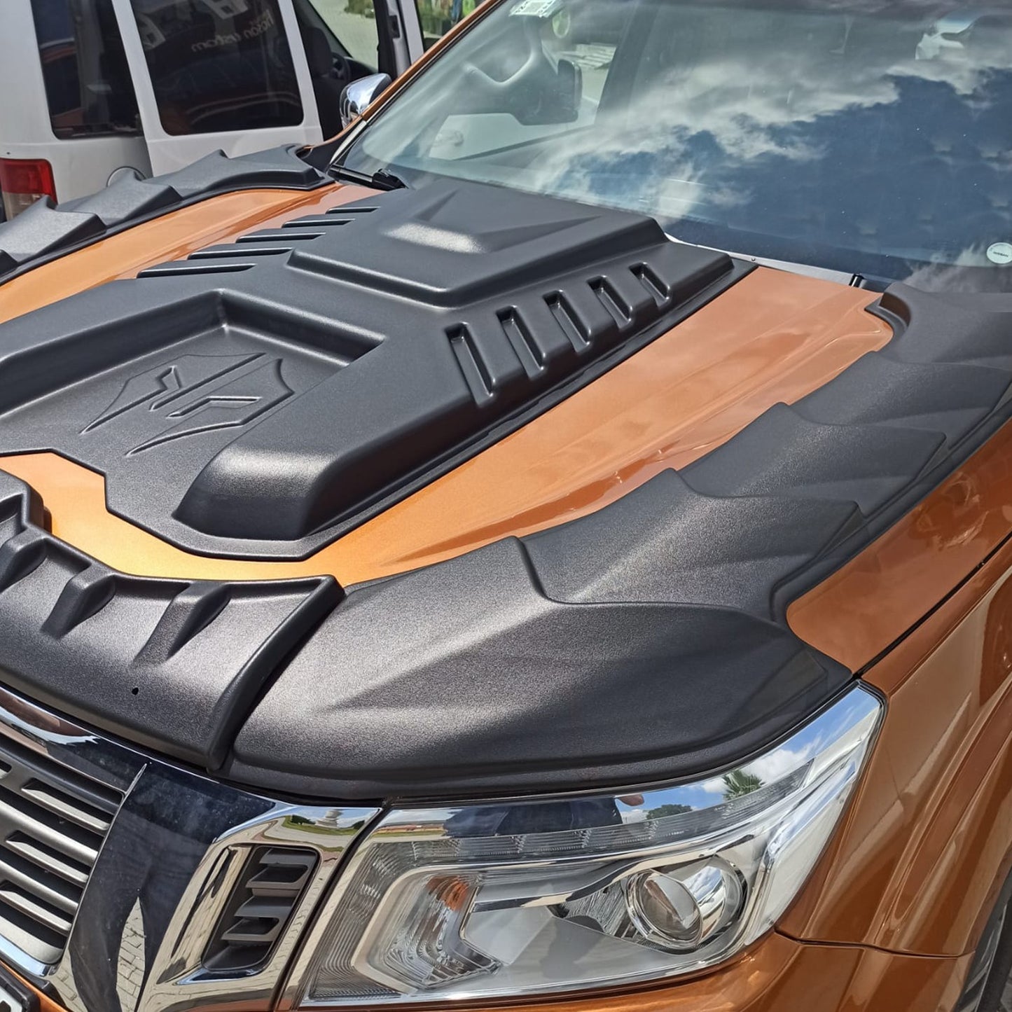Nissan Navara 2016-2021 Yıl Aralığı Uyumlu Ön Kaput Scoop