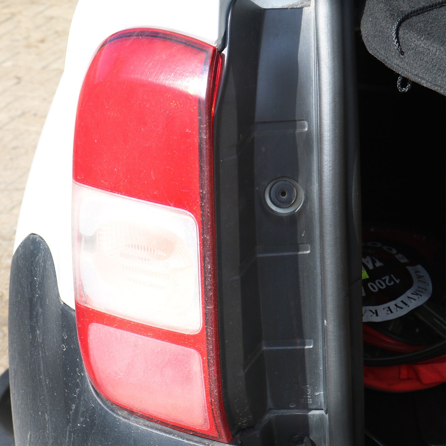 Dacia Duster 2010-2017 Yıl Aralığı Uyumlu Bagaj Koruma Eşiği 3 Parça
