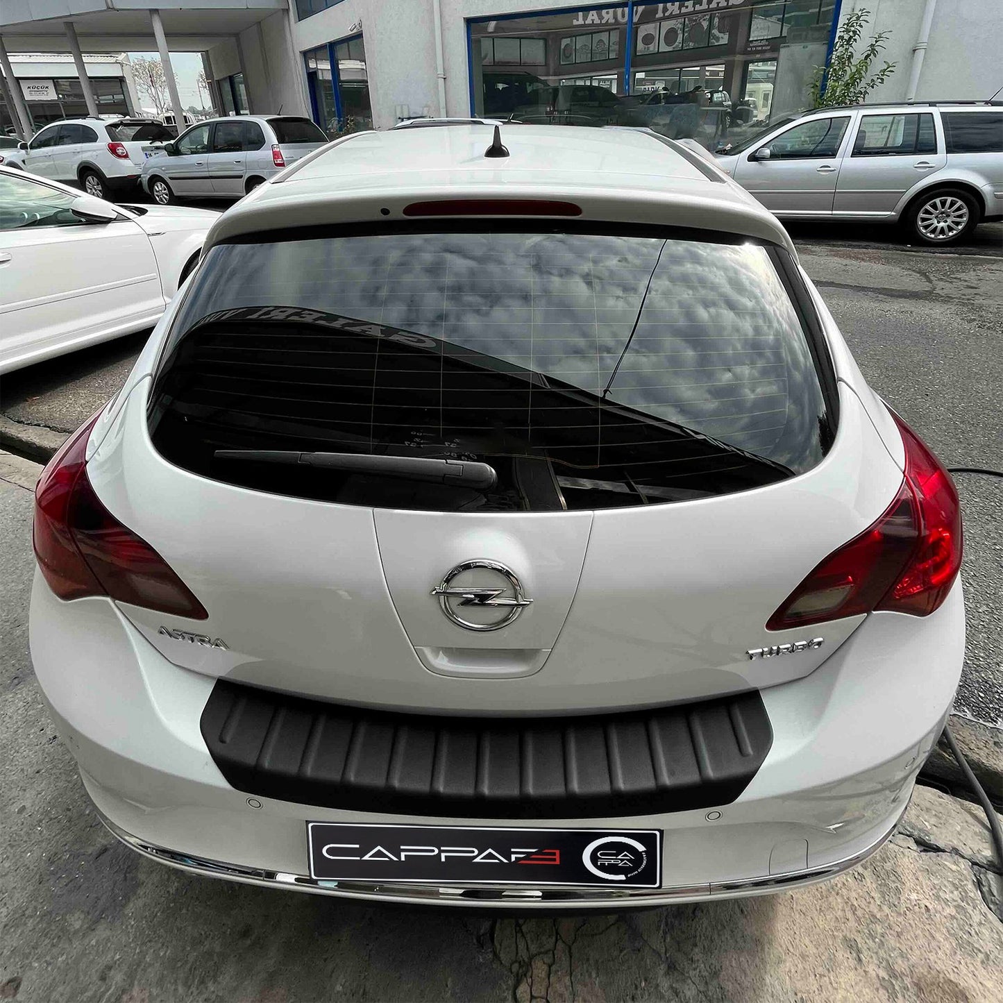 Opel Astra J Hatchback 2012-2018 Yıl Aralığı Uyumlu Arka Tampon Eşiği Mat