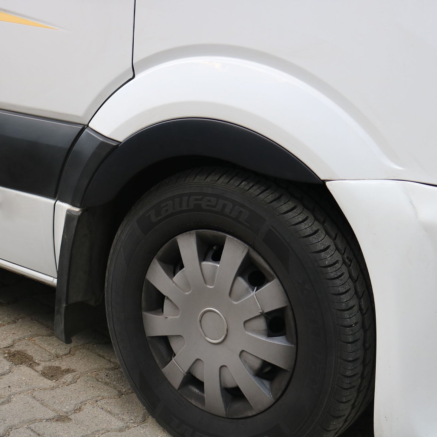 Mercedes Sprinter 2014-2017 Yıl Aralığı Uyumlu Arka Teker Kaplama 2 Parça