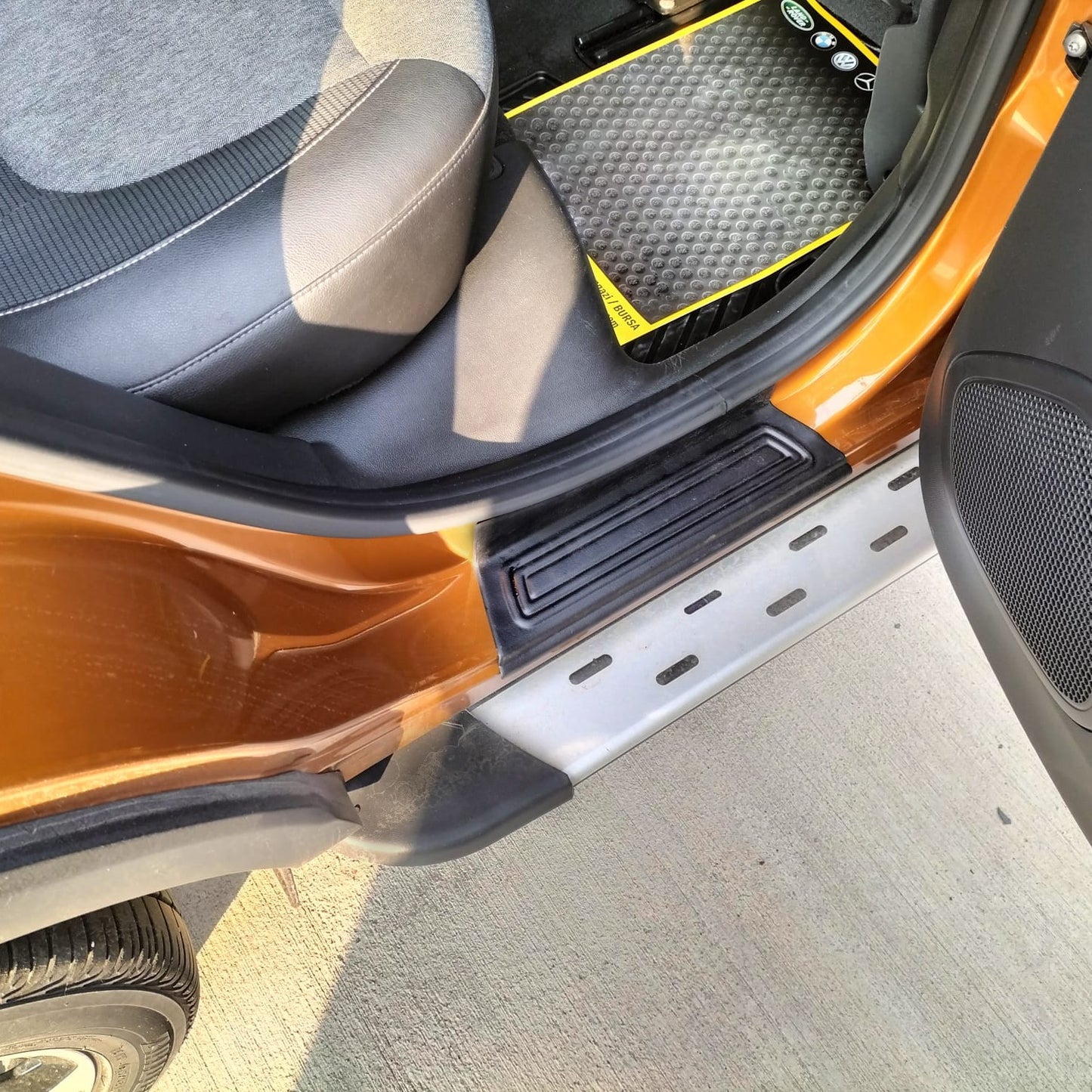 Renault Captur 2013-2019 Yıl Aralığı Uyumlu Kapı Eşiği 4 Parça