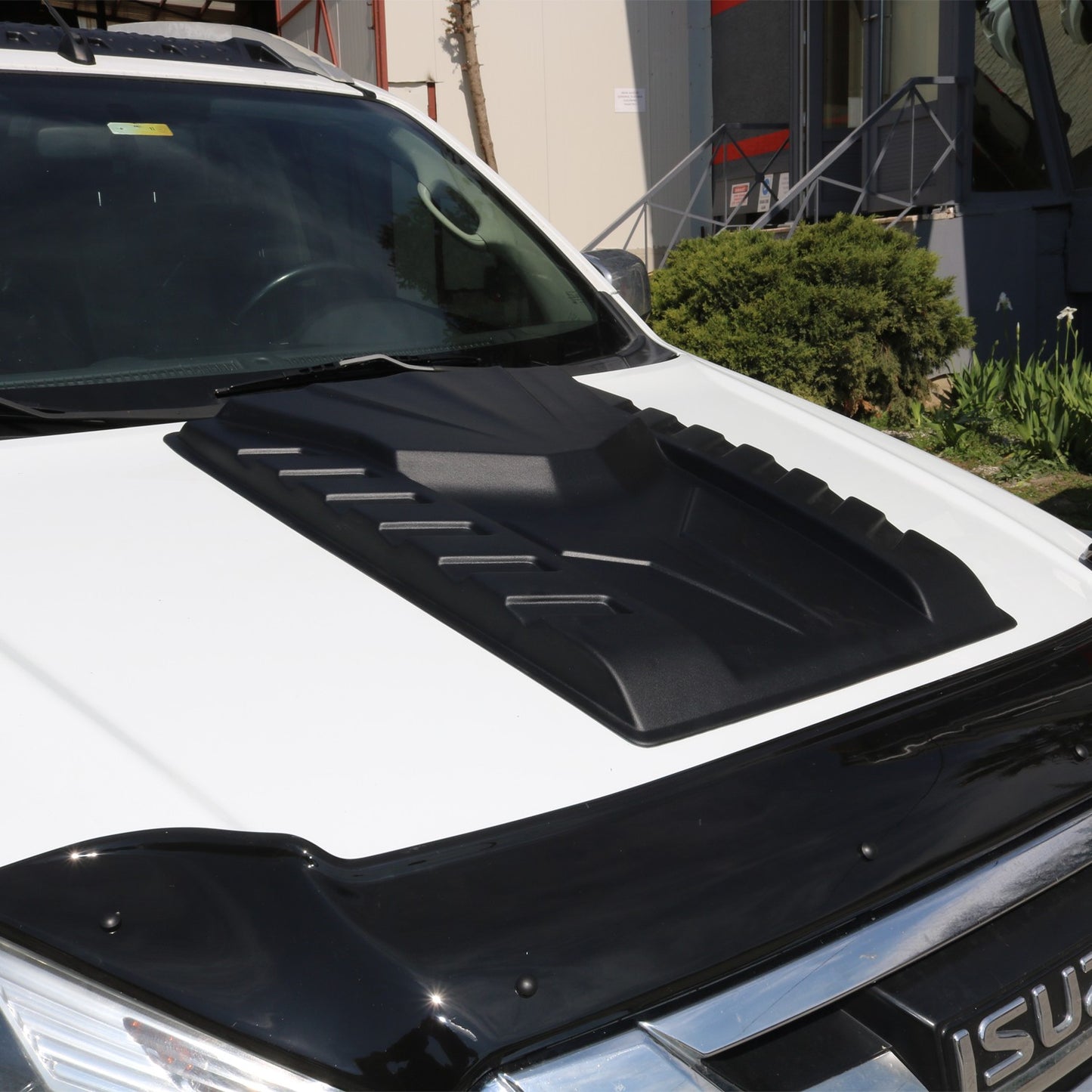 Isuzu D-Max 2017-2019 Yıl Aralığı Uyumlu Ön Kaput Scoop