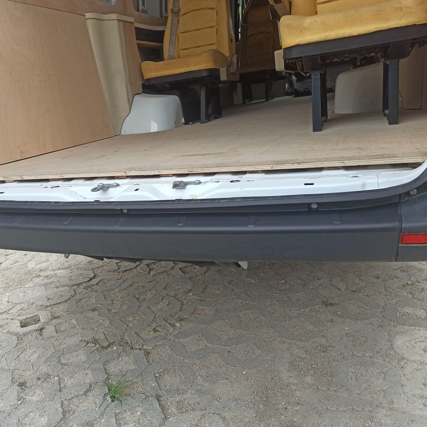 Mercedes Sprinter 2018- Yılı ve Sonrası Uyumlu Arka Tampon Eşiği Mat