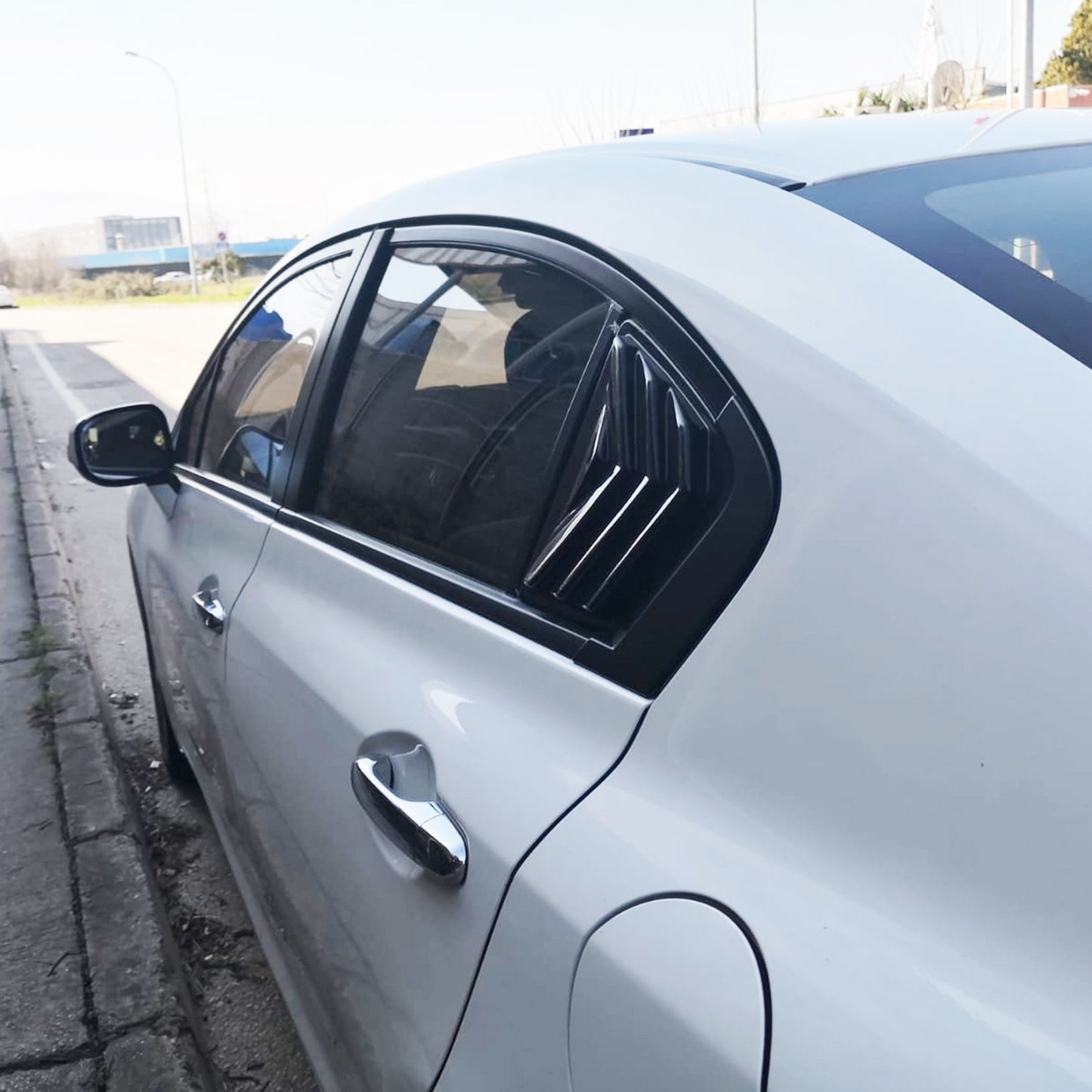 Honda Civic 2012-2015 Yıl Aralığı Uyumlu Kelebek Cam Aksesuarı