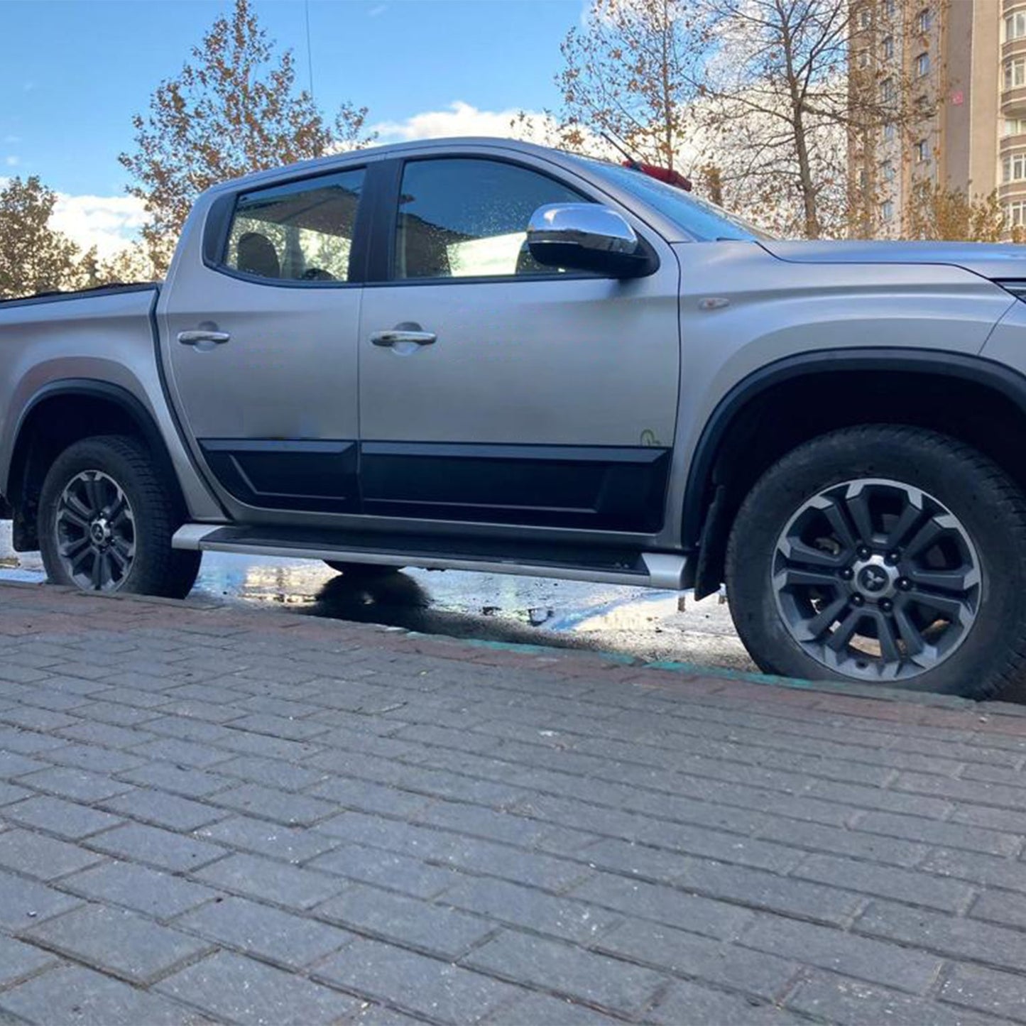 Mitsubishi L200 2019- Yılı ve Sonrası Uyumlu Kapı Dodik 4 Parça İnce Model