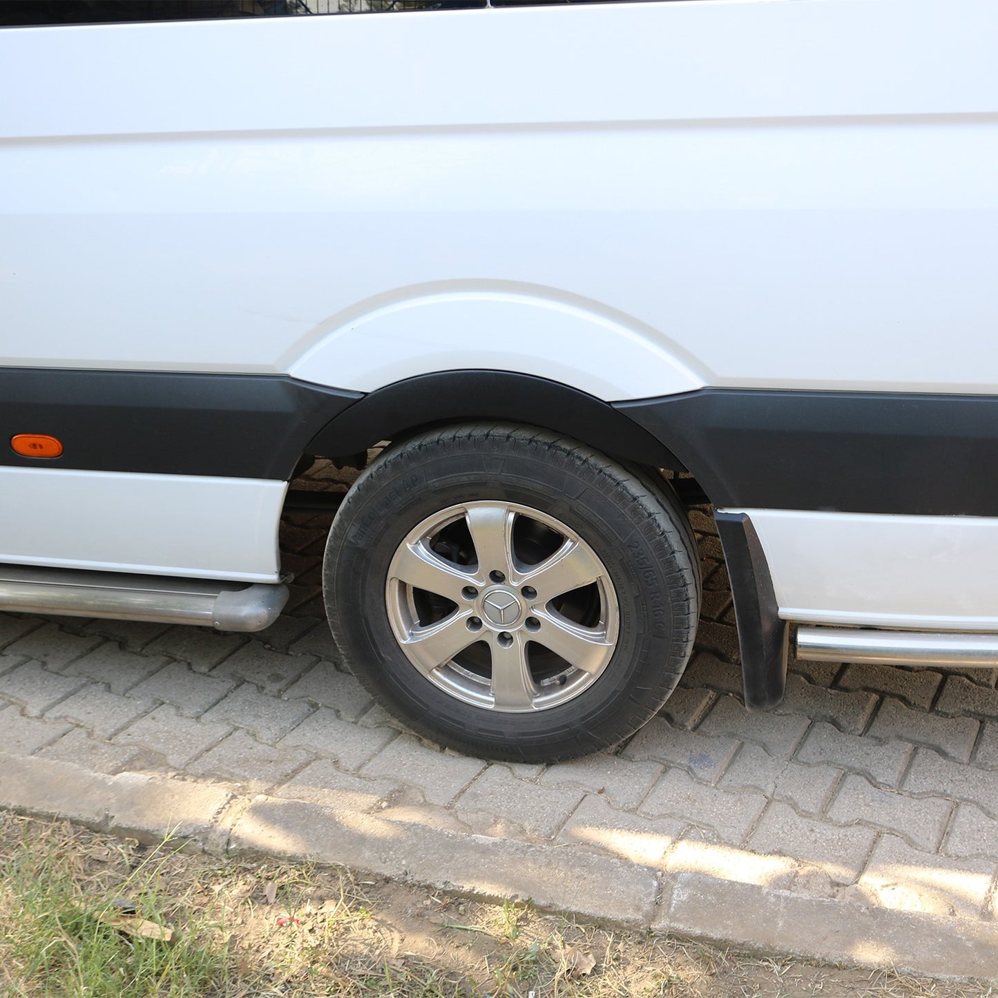Mercedes Sprinter 2006-2012 Yıl Aralığı Uyumlu Arka Teker Kaplama 2 Parça