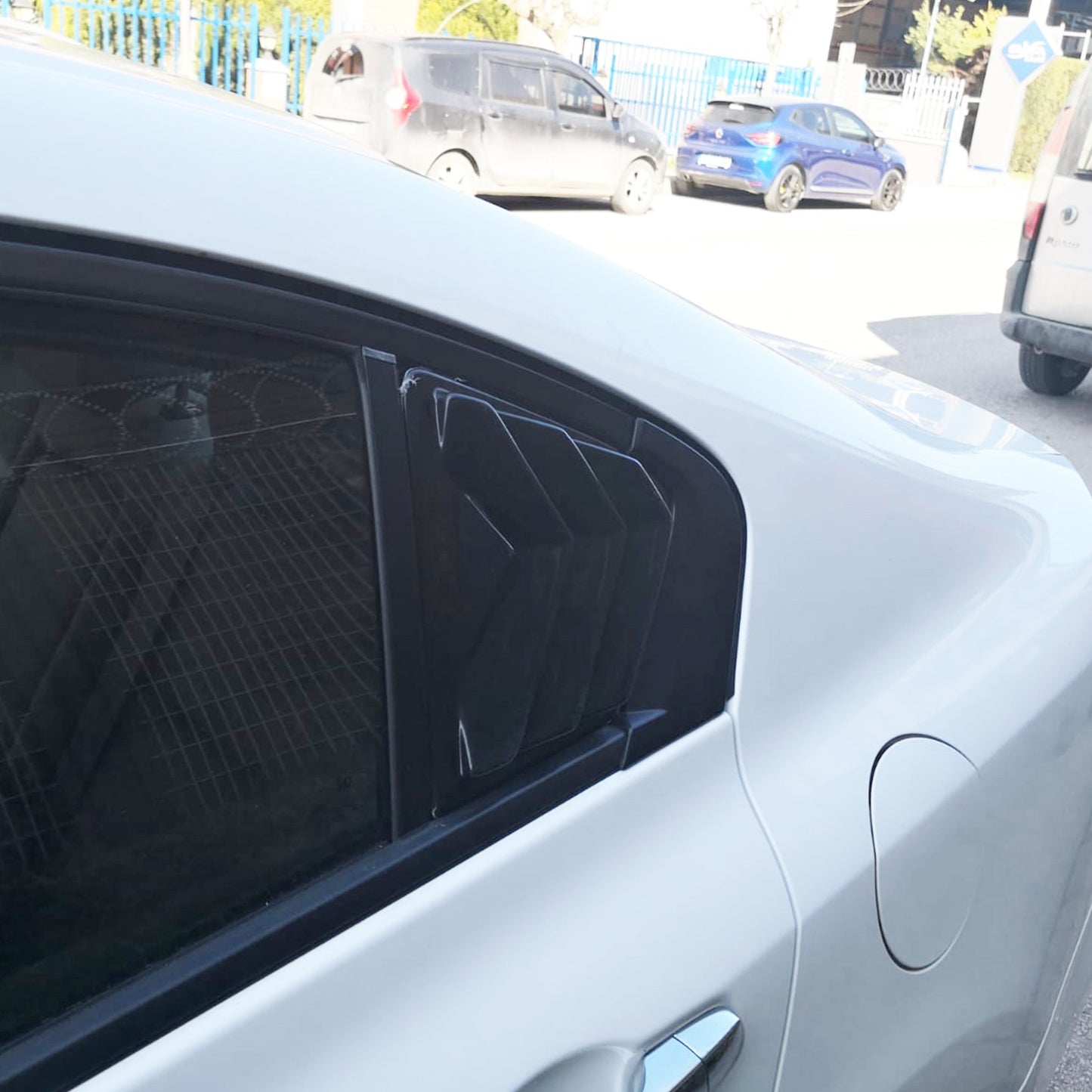 Honda Civic 2012-2015 Yıl Aralığı Uyumlu Kelebek Cam Aksesuarı