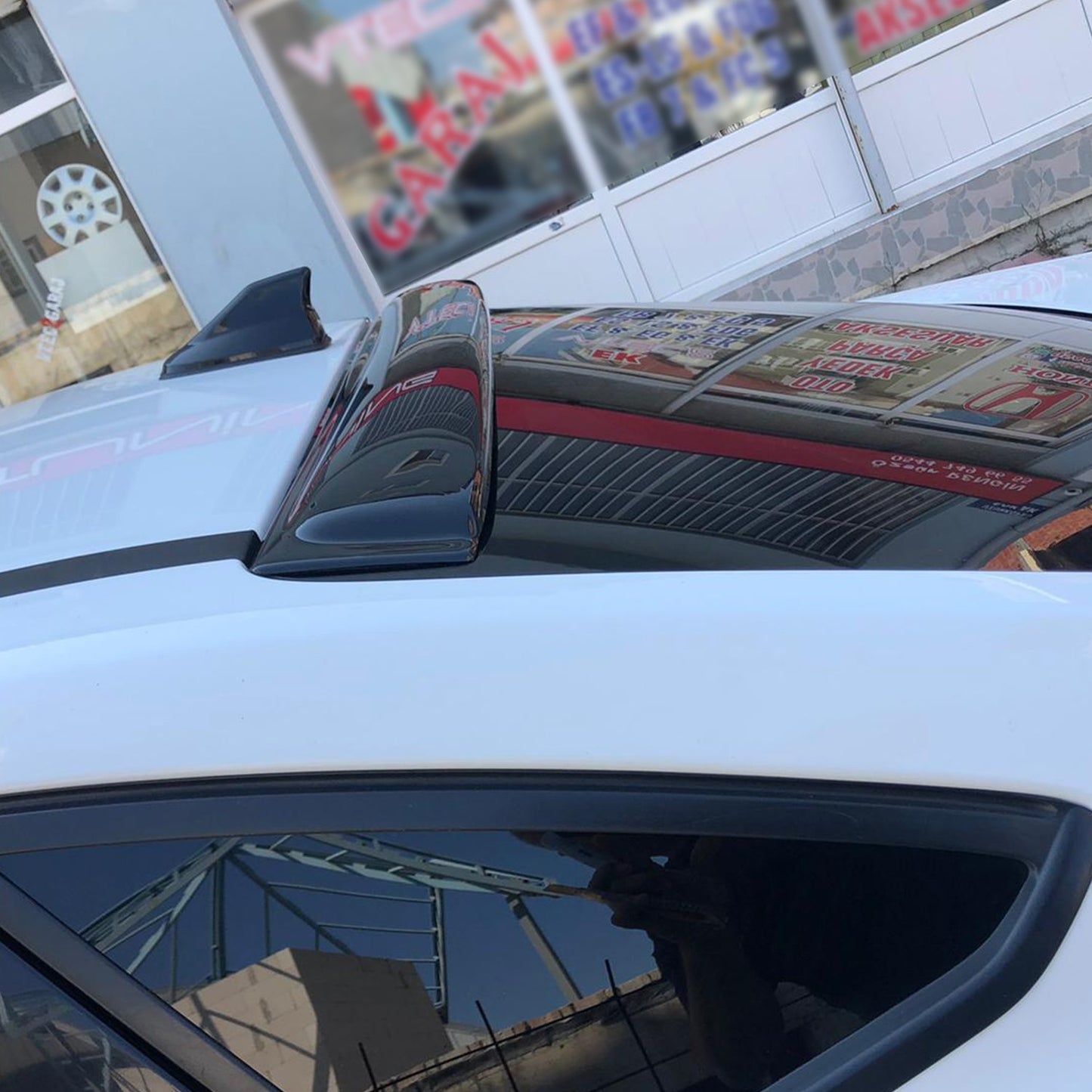 Ford Focus 2011-2018 Yıl Aralığı Uyumlu Arka Cam Spoyler