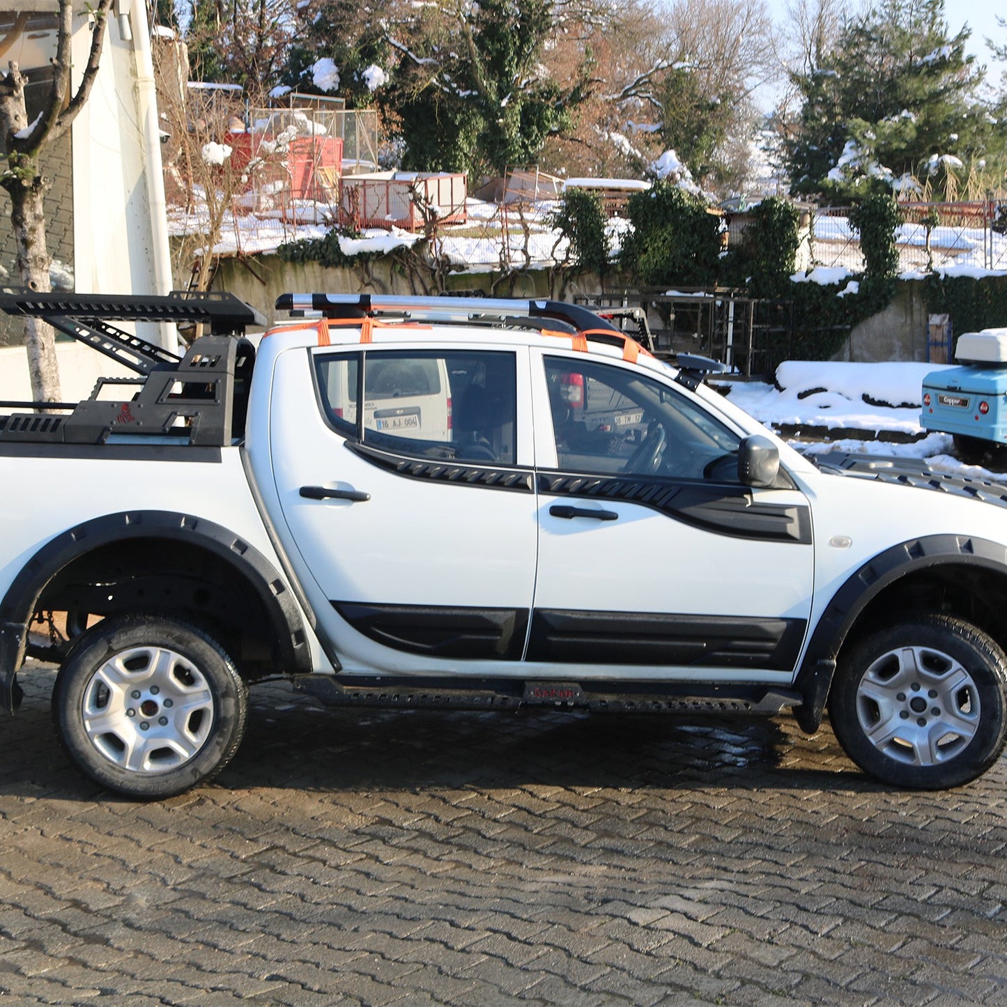 Mitsubishi L200 2007-2015 Yıl Aralığı Uyumlu Yarasa Kapı Kaplama 4 Parça