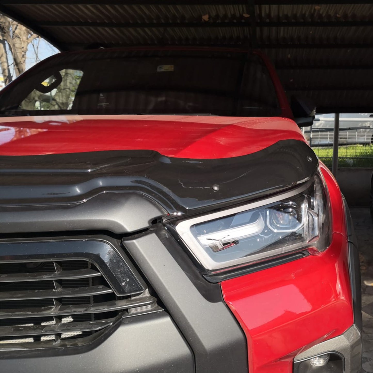 Toyota Hilux 2021- Yılı ve Sonrası Uyumlu Yarasa Kaput Rüzgarlığı