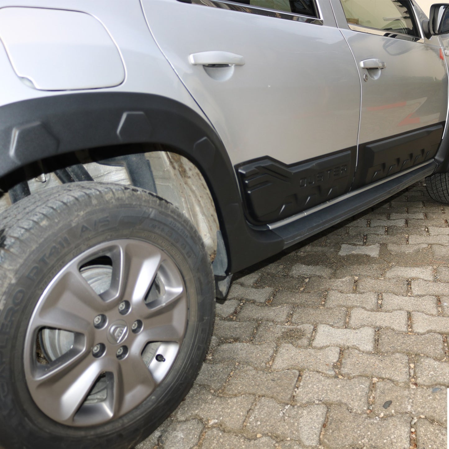 Dacia Duster 2010-2017 Yıl Aralığı Uyumlu Hornet Dodik Set 12 Parça