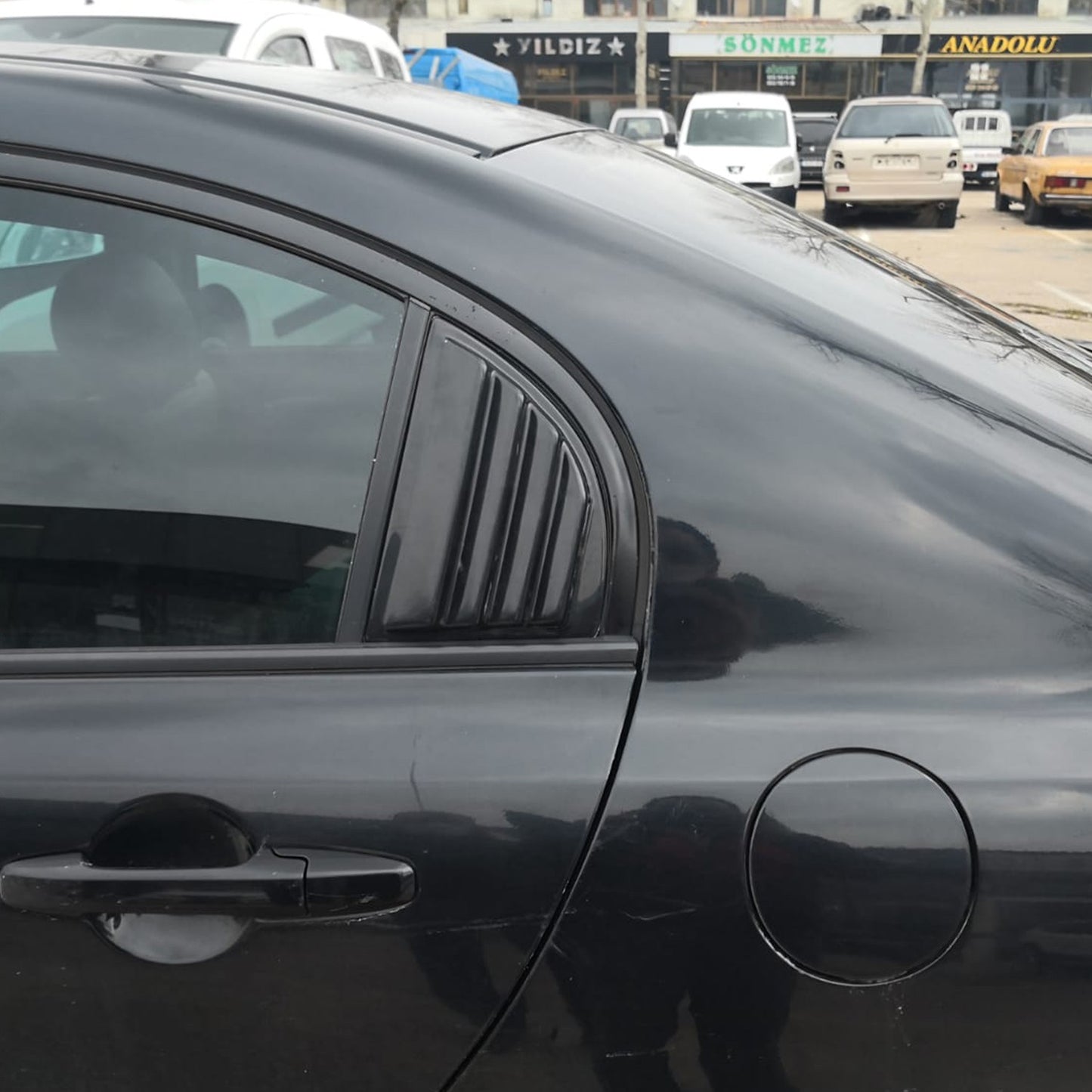 Honda Civic 2006-2012 Yıl Aralığı Uyumlu Kelebek Cam Aksesuarı