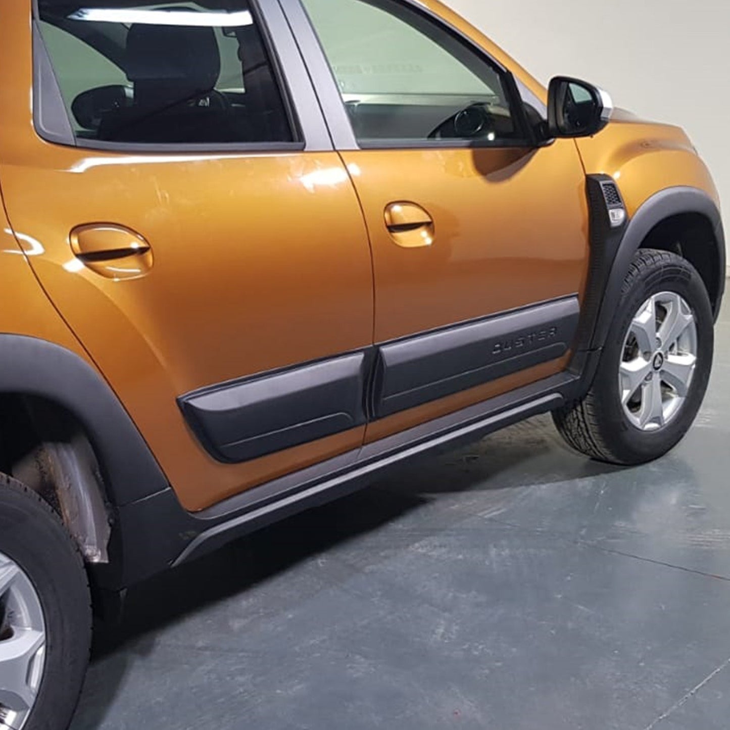 Dacia Duster 2018-2024 Yıl Aralığı Uyumlu Kapı Dodik 4 Parça